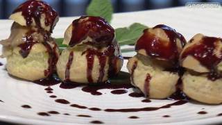 Profiteroles de foie gras chaud sauce chocolat noir par Patrick Goubier [upl. by Ahsinirt]