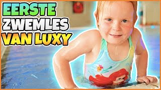 LUXYS EERSTE ZWEMLES 💦  Bellinga Vlog 2770 [upl. by Bernardo563]