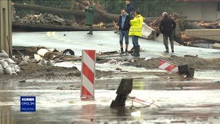 Wraki samochodów na ulicach podtopione kamienice i sklepy [upl. by Donna]