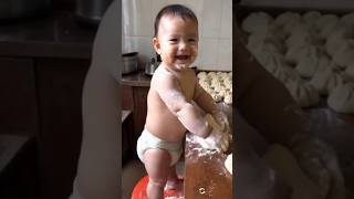 Cute baby make momo😯shortstrendingshorts viralvideo family cutebaby masterzrk food funny [upl. by Allesor23]