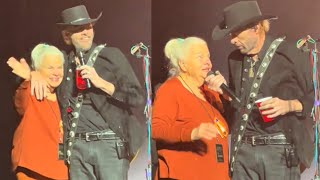 Toby Keith Brings His Mom Out on Stage for Final Performance [upl. by Domash]