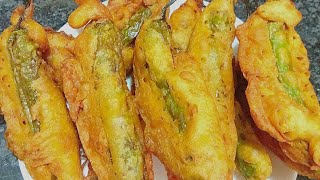 Street Style Mirchi Bajji मिर्ची बजि को क्रिस्पी बनाने का सीक्रेट्। green chilli pakoda [upl. by Esmerolda]