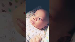 EKSPRESI BAYI KETIKA MENDENGARKAN ADZAN shorts quotes adzan [upl. by Herzel134]