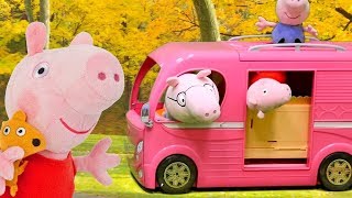 Spielzeug Video auf Deutsch Aufräumung im neuen Haus Wir spielen mit Peppa Wutz [upl. by Kermit976]