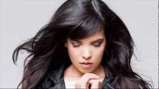 Indila  BKG Qualité CDnew release radio edit [upl. by Nairam]