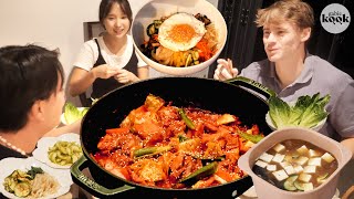 외국 손님에게 한식 집밥 제대로 차려주기 닭갈비 비빔밥 된장국 나물 [upl. by Chelsea]