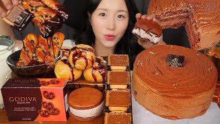 초코에 초코 더하기🍫 글레이즈드 도넛에 우유 부먹 amp 초콜릿 바나나 케이크 먹방 ASMR 디저트ㅣDessert Chocolate Cake Donut Mukbang [upl. by Irish233]