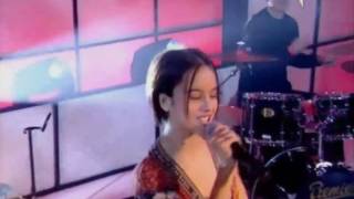 Alizée  Moi Lolita  LIVE 20020504 Italy [upl. by Nimajeb]