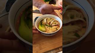 Soupe au curry rouge gyoza et nouilles [upl. by Bradley418]