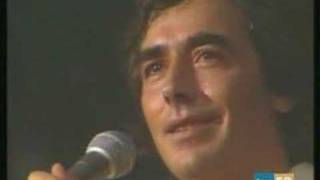 Joan Manuel Serrat  Esos locos bajitos Musica maestro 8 [upl. by Ahseen]