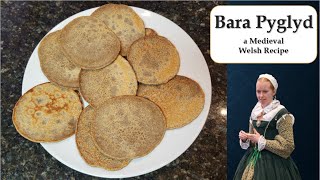 Bara Pyglyd  a Medieval Welsh Recipe for Pikelets [upl. by Alleen549]