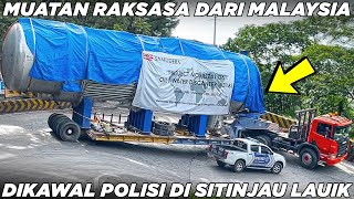 Wajib Dikawal Polisi Truk Muatan Raksasa Mobilisasi Barang Proyek Dari Malaysia di Sitinjau Lauik [upl. by Onitnerolf526]