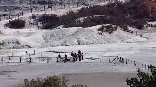 Pozzuoli tragedia alla Solfatara famiglia precipita nel cratere [upl. by Zwick]