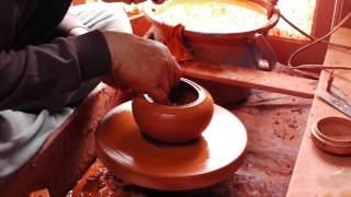 Shapping a tea pot by Shôryû Tokonameyaki potter [upl. by Buskus424]