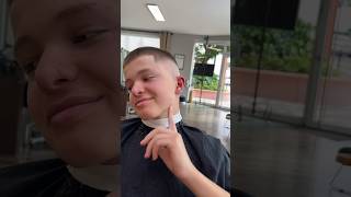 Crispy Cousins jetzt im Online Shop wwwcrispycousinsde barber hairtransformation buzzcut [upl. by Anon617]