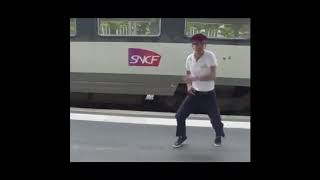 les contrôleurs danse sur SNCF Remix [upl. by Ylloj]