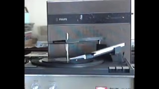 Spinning My PHILIPS 047 record Player in stereo Mode [upl. by Netsrek546]