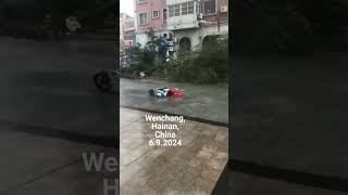 Super Typhoon Strikes Hainan China  Sep 6 2024 据中央气象台消息，今年第11号超强台风“摩羯”于9月6日16时20分在海南文昌沿海登陆。 [upl. by Johnny]