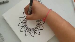 Como hacer Mandalas super facil y rapido  How To Draw Mandala Super Easy  Shantal Art [upl. by Nemad]