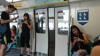 Singapore Simei MRT station green line doors closing [upl. by Eaton555]