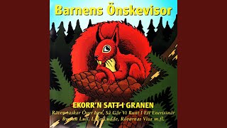 Räven raskar över isen [upl. by Saisoj]