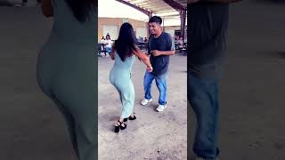 No te cansarás de verlos bailar youtubeshortsvideo 956valley pulga baile dance [upl. by Theodore]