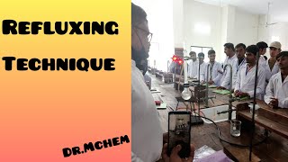 Refluxing technique DrMchem organic reflux universityofsindh [upl. by Nagar]