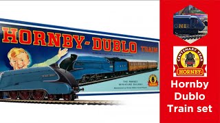 Hornby Centenary Train Set  Hornby A4  Sir Nigel Gresley  Unboxing and Review [upl. by Darrelle]