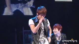 fancam 110526 SHINee Jonghyun forgot to sing his part  Gangnam University Festival [upl. by Waring]