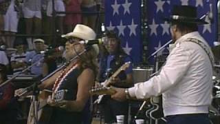 Willie Nelson amp Waylon  Mammas Dont Let Your Babies Grow Up to Be Cowboys Live at Farm Aid 1986 [upl. by Iram]