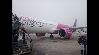 ZERO VISIBILITY Wizzair A321neo landing in London Luton LTN [upl. by Aicirtak]