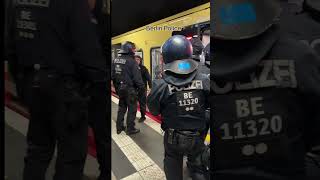 Berliner Polizei 👮🏻‍♂️🚨 Berlin deutschland [upl. by Ssilem482]