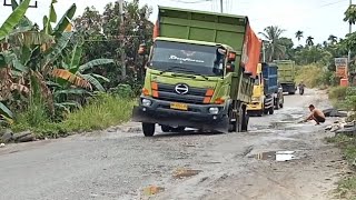 Buat Panik Para Supir Lubang Yang Satu ini Jadi Macet Panjang [upl. by Mommy166]