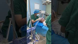 Anesthesiologist gives anesthesia to patient [upl. by Cha]