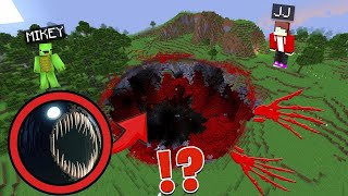 Mikey amp JJ Found Biggest Blood Worm Footprints and PIT in Minecraft [upl. by Sev979]