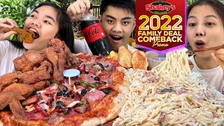 SHAKEYS 2022 FAMILY DEAL COMEBACK PROMO MUKBANG Carbonara Chicken Family Pizza Garlic bread atbp [upl. by Nytsyrk92]