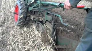 Trusty Tractor ploughing on its own Denham Plough Day 2010 [upl. by Lenny]