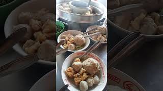 MAKAN BAKSO BARENG BOLOkuliner [upl. by Ronaele247]