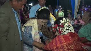 Adat Batak  Pasahat Ulos Pambobok amp Mandar Hela  Moment Wedding WIWINTAR amp IRMA  Ingot Janji Muna [upl. by Oetomit]