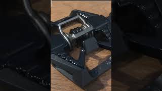 CRANKBROTHERS Double Shot 3 cleat pedals pedals mtb [upl. by Adi741]