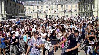 Flashmob Logobitombo à Dijon wwwdijondansefr [upl. by Aihsel115]