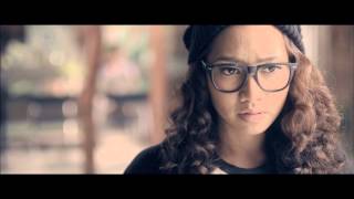 YUKA KHARISMA  Dengan Tiada Luka Official Music Video [upl. by Schnell]