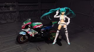 Figma Racing Miku 2014 EV Mirai ver amp EXRide [upl. by Yraunaj]