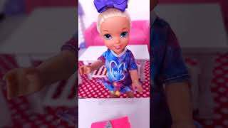 Elsie makes DIY Birthday Card for Annie🥳 dolls birthdaycard shorts [upl. by Uhthna]