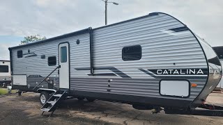 NEW 2024 Coachmen Catalina Legacy 293TQBS travel trailer P2417 [upl. by Galanti]