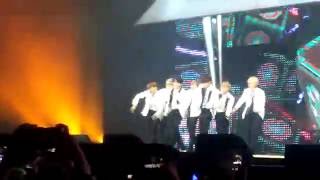 BTS 방탄소년단 singing Arirang 아리랑 in Kcon Paris 2016 [upl. by Schlessinger801]