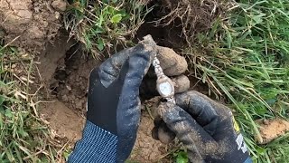 Unbelievable Jewelry Discovery Using Metal Detecting [upl. by Winnah]