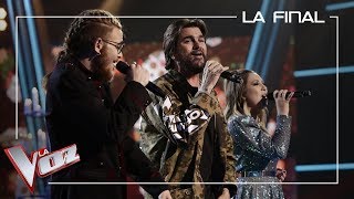 Andrés Martín y María Espinosa cantan con Juanes La Plata  La Final  La Voz Antena 3 [upl. by Ahsatel59]