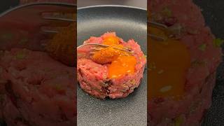 Avete mai provato una tartare di manzo con un tuorlo croccanteè facilissimo e Tòppe 🤪 tartare [upl. by Araihc]