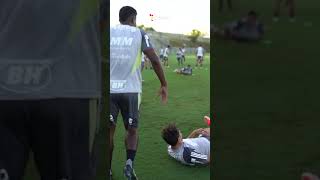 PROFESSOR MILITO É O BOBINHO DA VEZ 😂😂 SE LIGA NA RESENHA NO AQUECIMENTO DO GALO [upl. by Joshi]